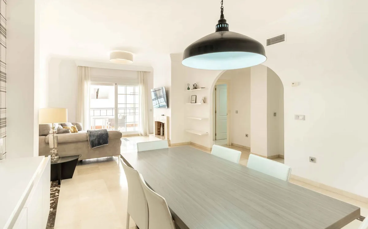 cb8e61fd-ea92-4b6f-917c-8c7e4b5a6301