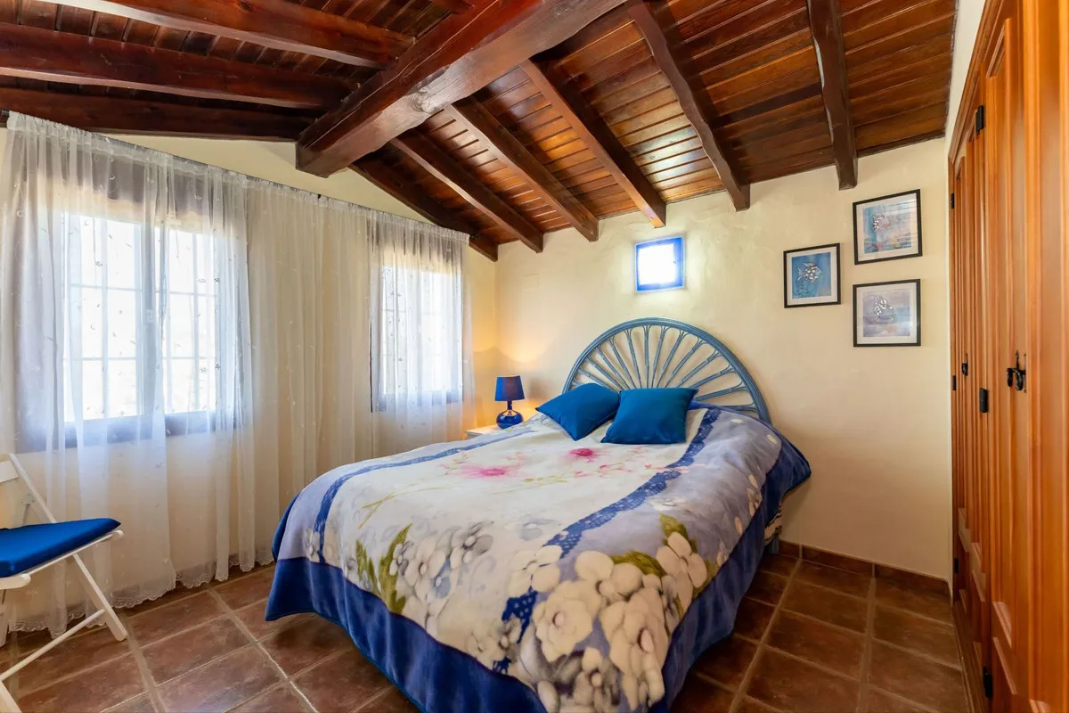 594eda09-fe2f-4b64-9a08-4e8d9b1e1f94