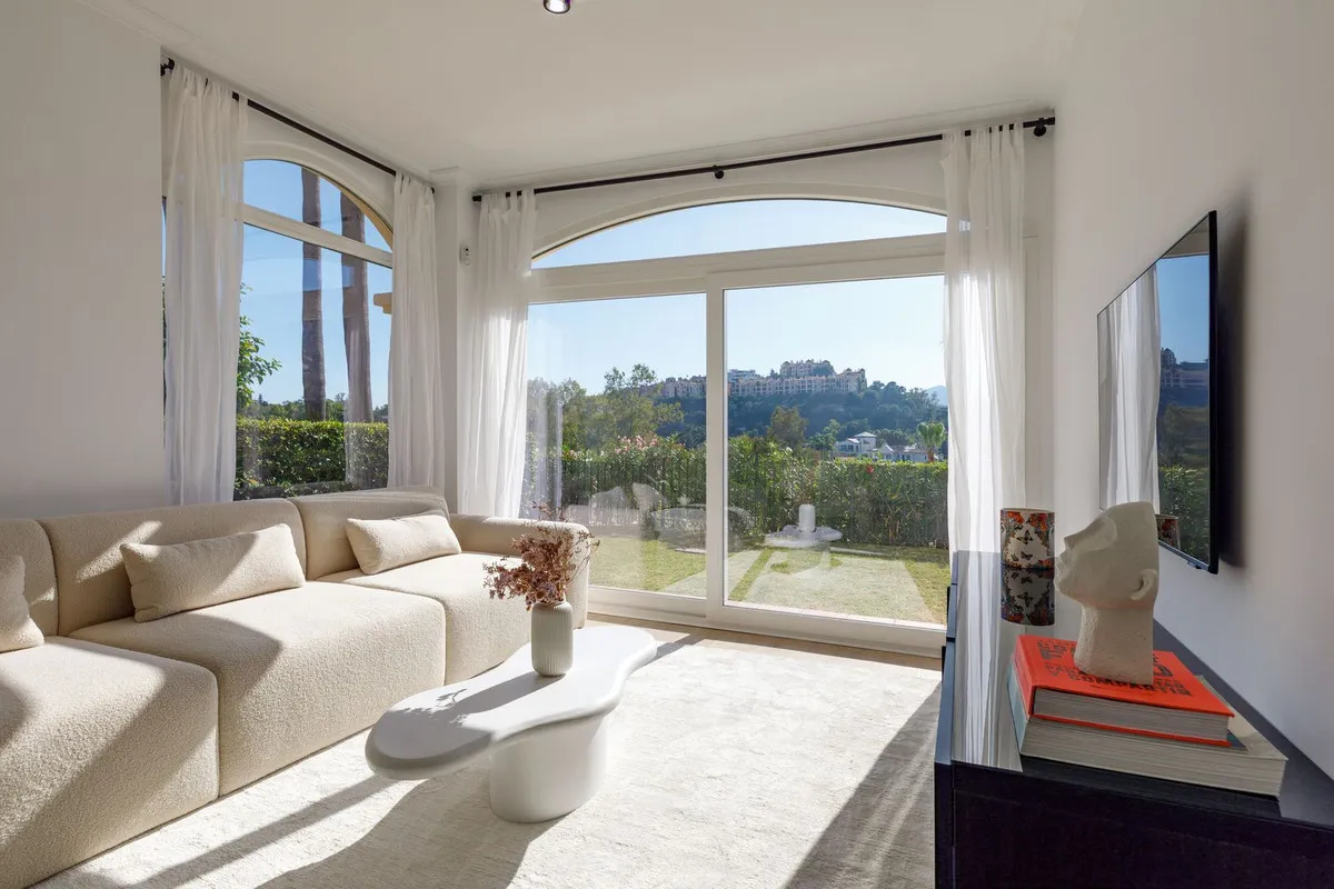 6da2e832-34bf-4edd-bdd9-2e05e86243fe