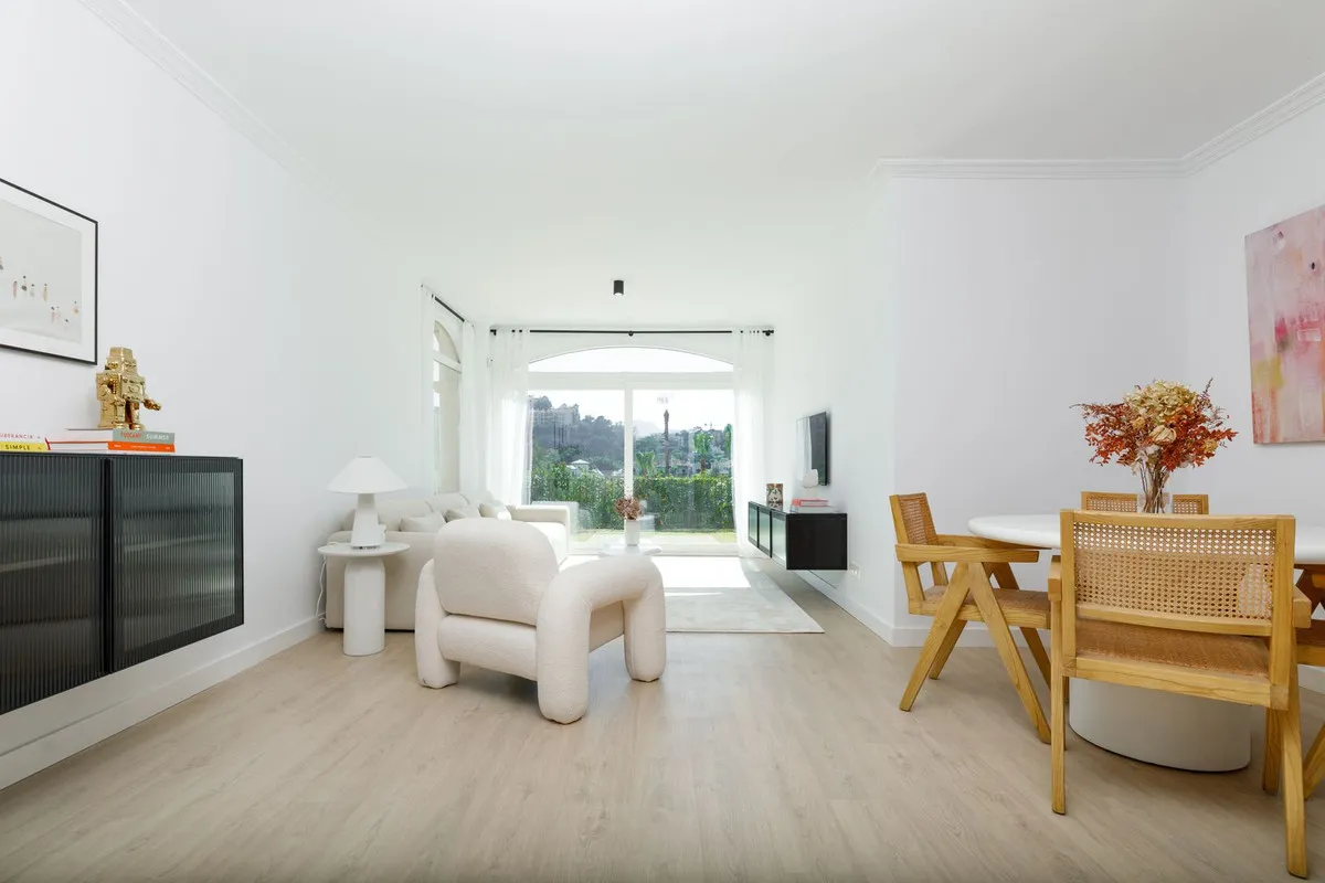 a3bd8423-523b-4b9b-9293-77fee35b7523