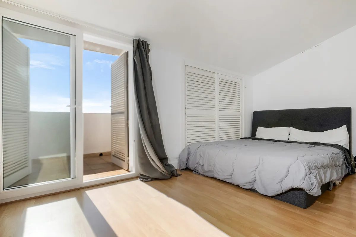 4c5a7bcd-d2e4-417a-a304-173a02aa65c1