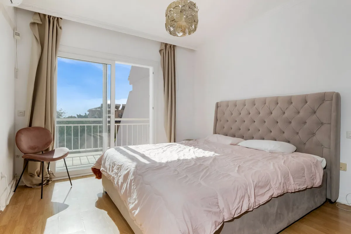 b27ae727-700b-4dcd-87ee-0fa5bf1e2b82