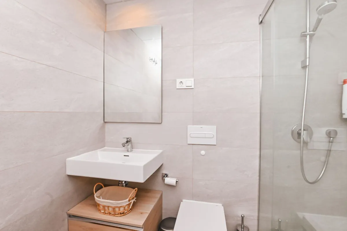 0b99699f-5d23-459d-86e0-44535adb5a48