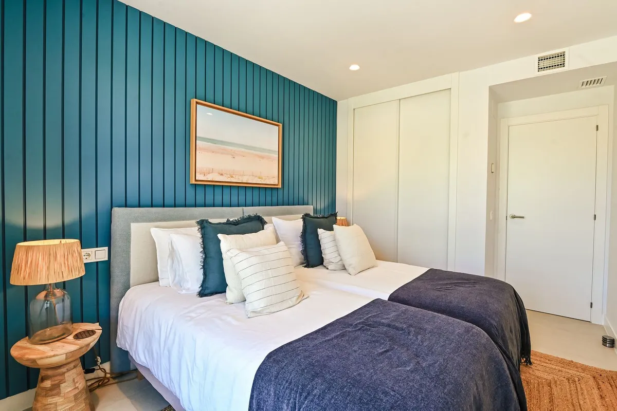 a5f9cc92-a48f-4d72-b29c-10a9e266c35b