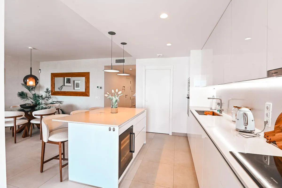 fb1fa976-7008-4f37-accb-6bd4b0cd3fe3