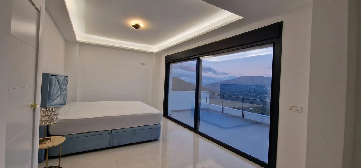 1a851f8b-d92c-4616-b42a-ddc7114a4dc3