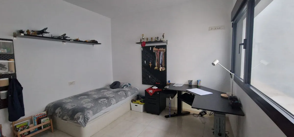 1f26ebcd-8542-4e7c-8fcb-6a55e67d418b