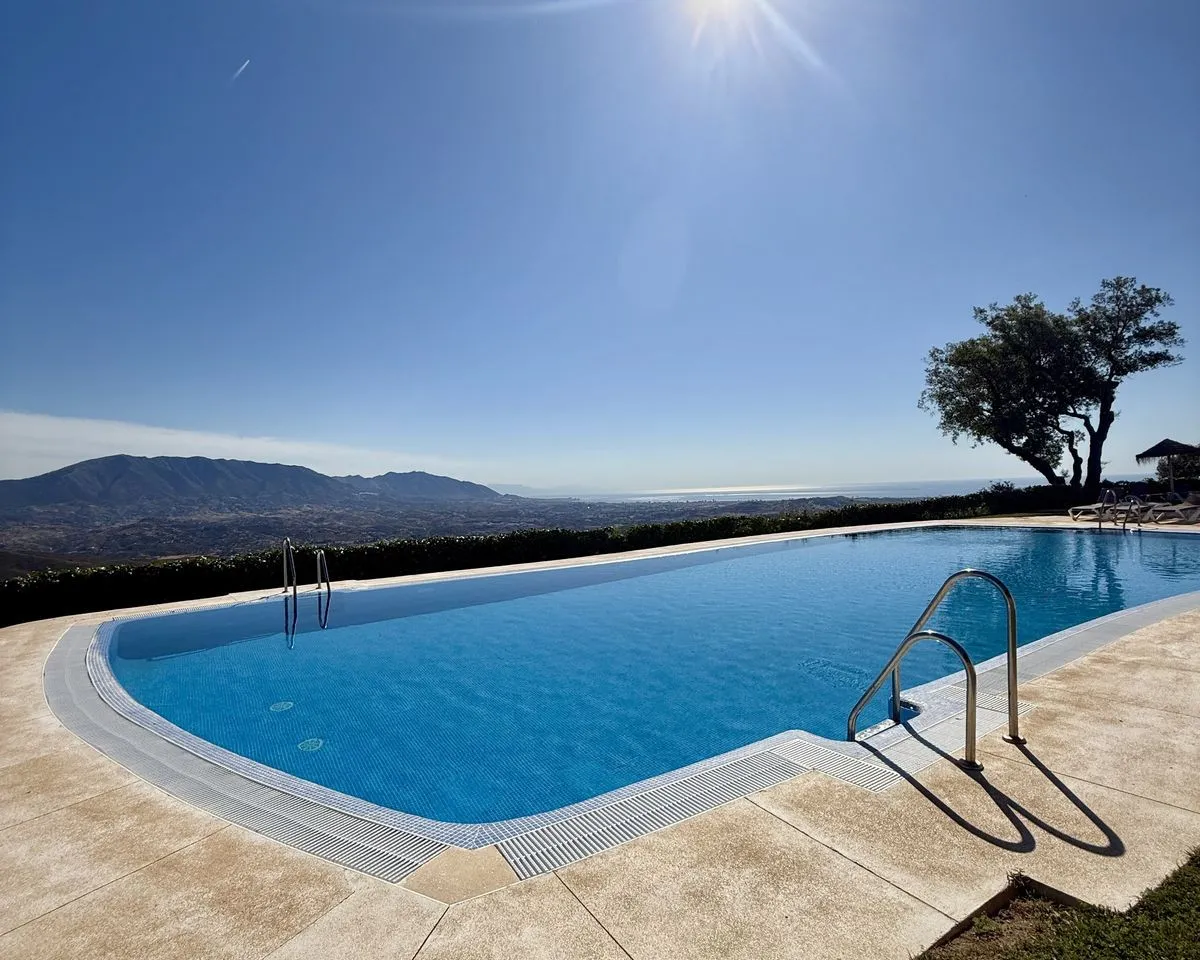 533d1d83-e1af-4c45-88dc-e50b3f1f8f33