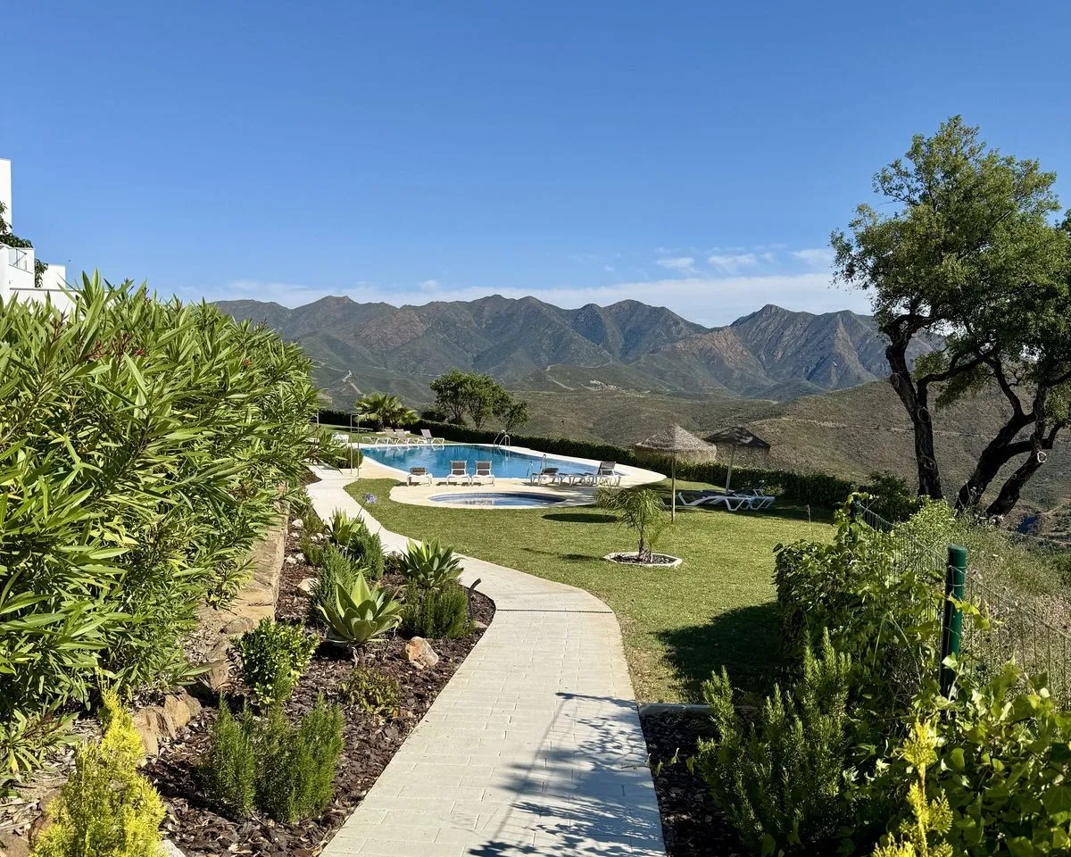 737aa913-9db9-4823-a920-874b39c48bf4