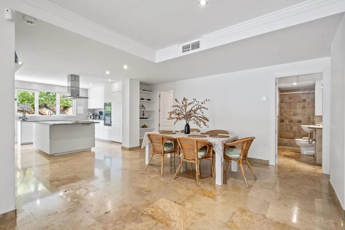 b97ff9b1-3dc3-4d93-b936-258011a00351