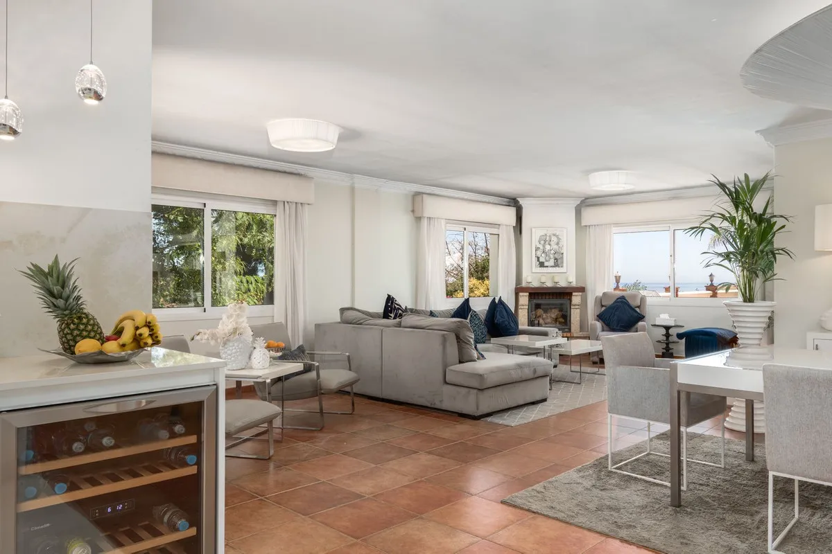 11ef7b94-b20f-4206-9d7d-4fc916facb33