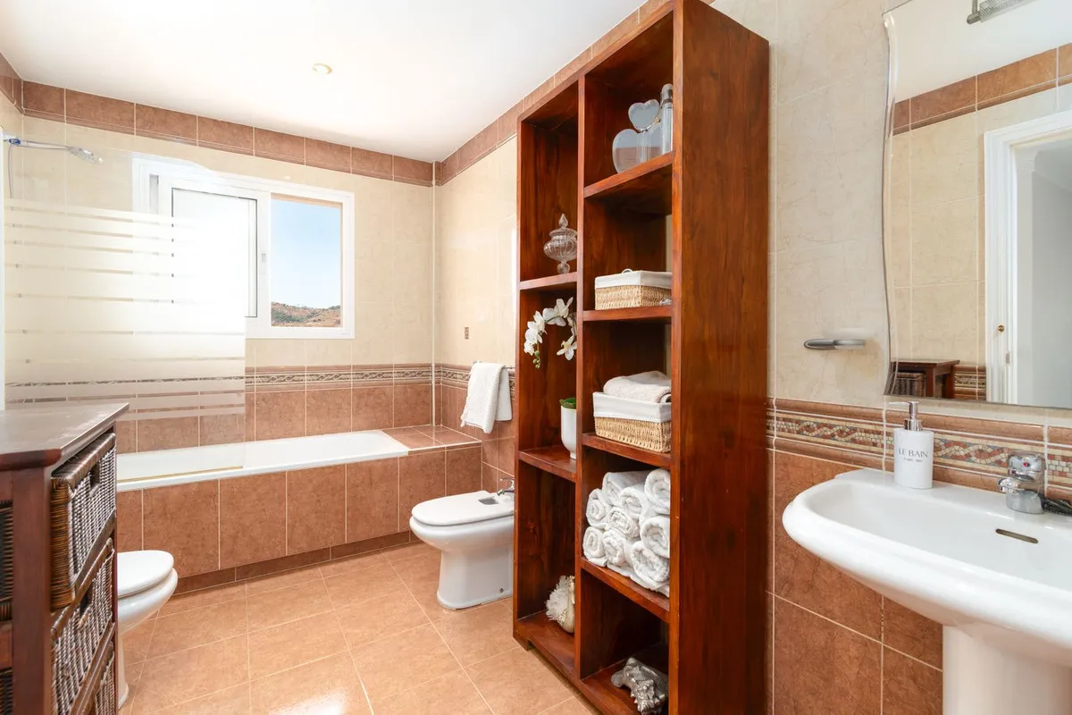 1a857eb7-dbbd-47a1-941c-57f784310d32