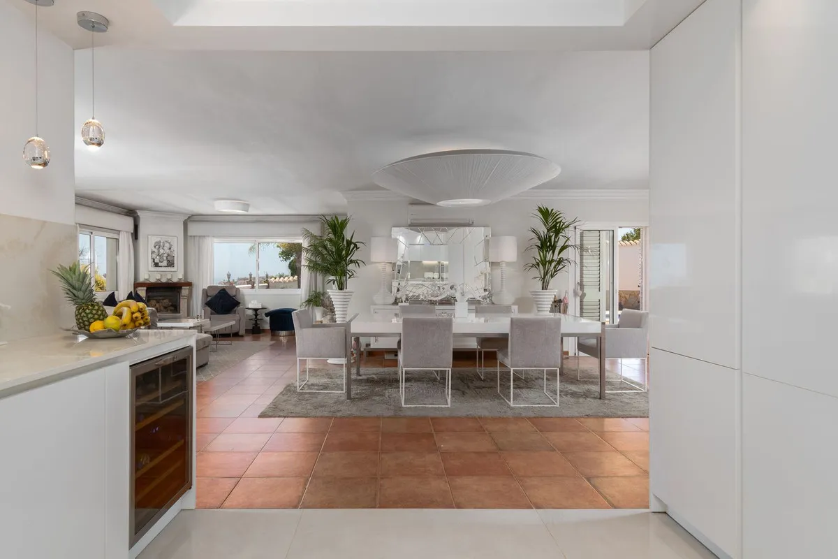 6bf1d25b-a736-4d40-9dd2-b6572f05b5c5