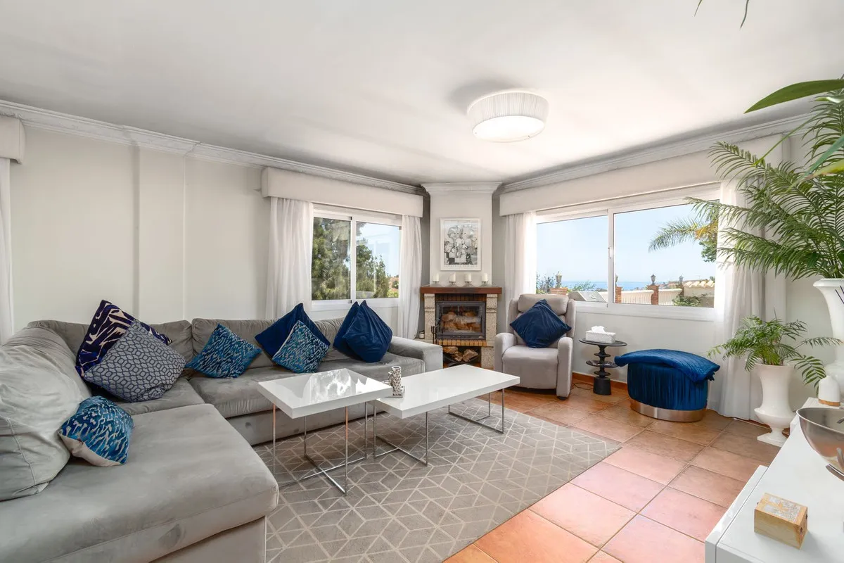 72d7d3c0-1811-418c-b443-e6a430d51b23