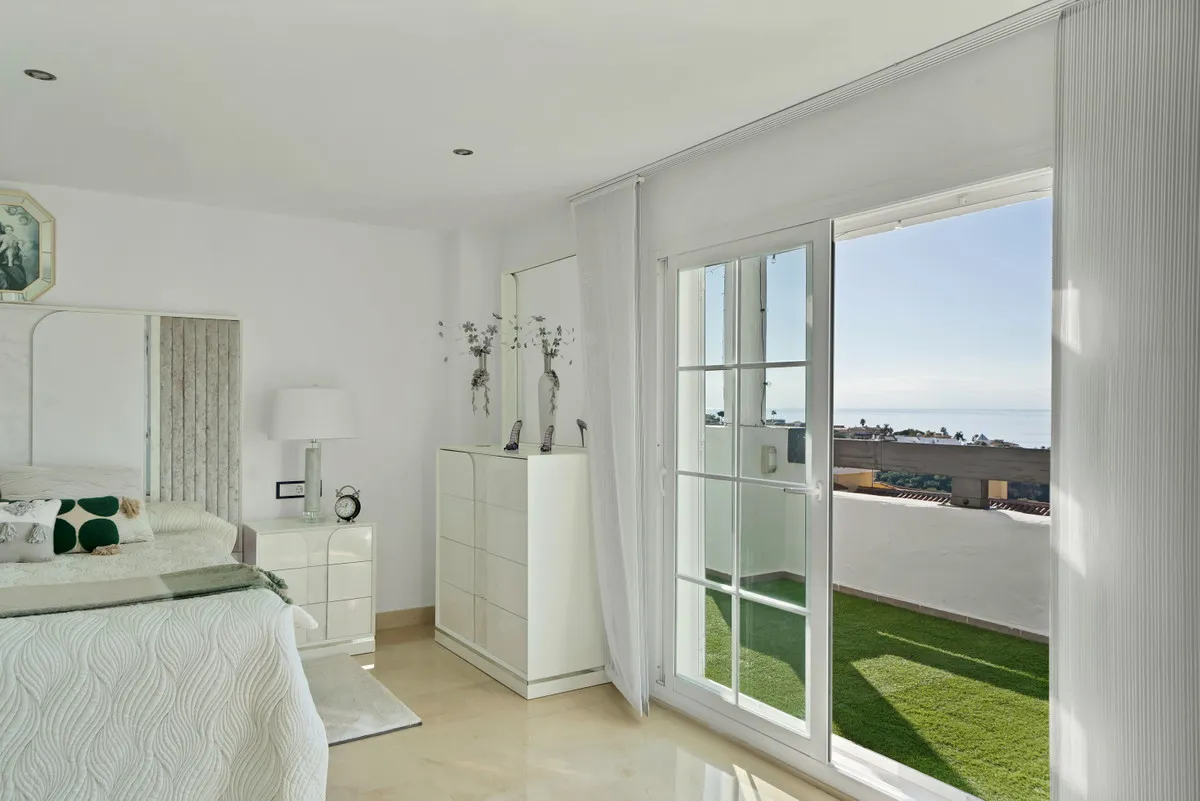 949641d0-46f1-4d9c-948a-a70e3ae9ba24