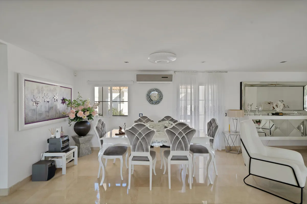 b9549593-a991-4e9f-bd61-d622d9f300fa