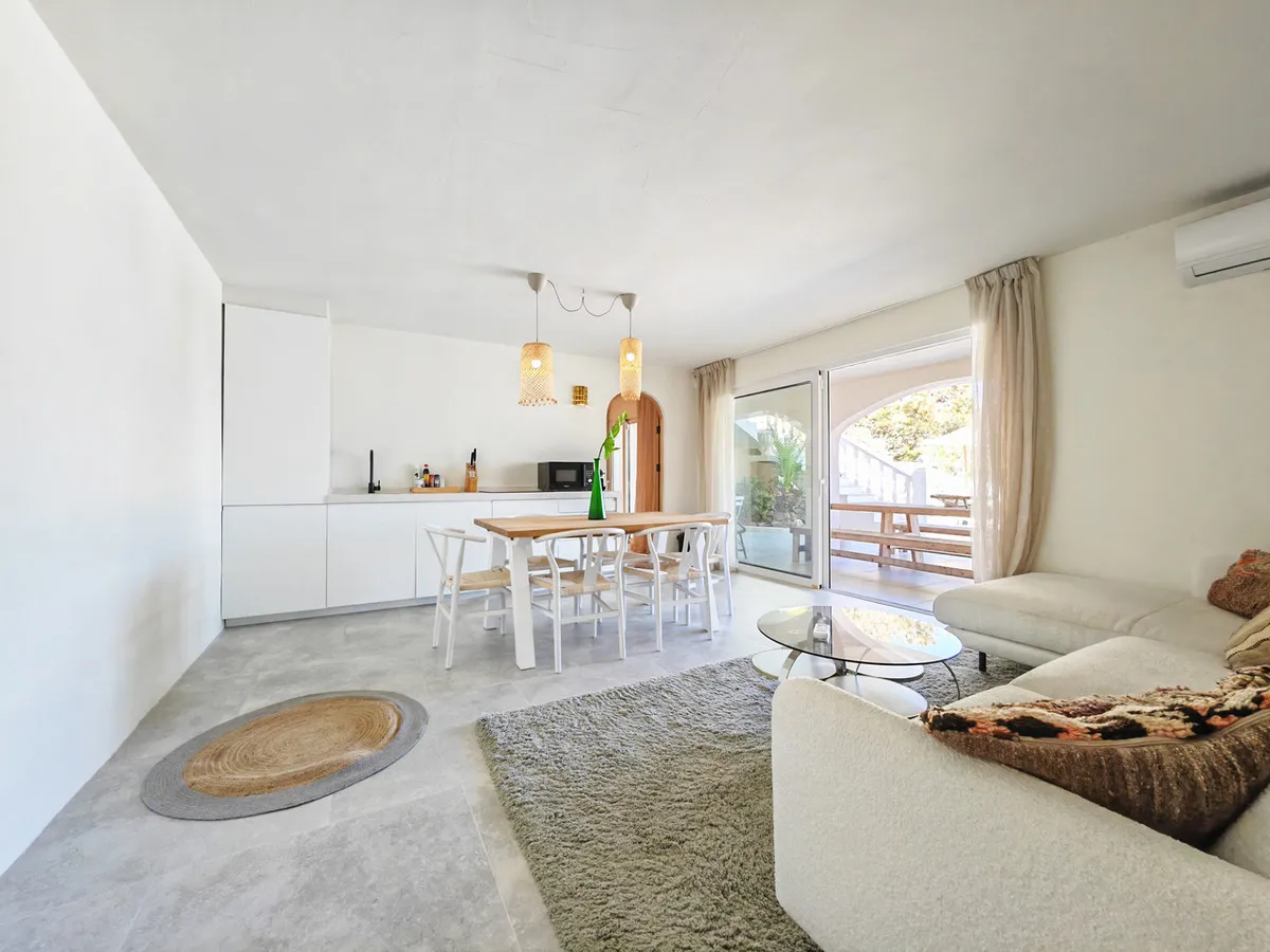 22a3b15f-dd80-4e3c-88df-0994e23b87a7