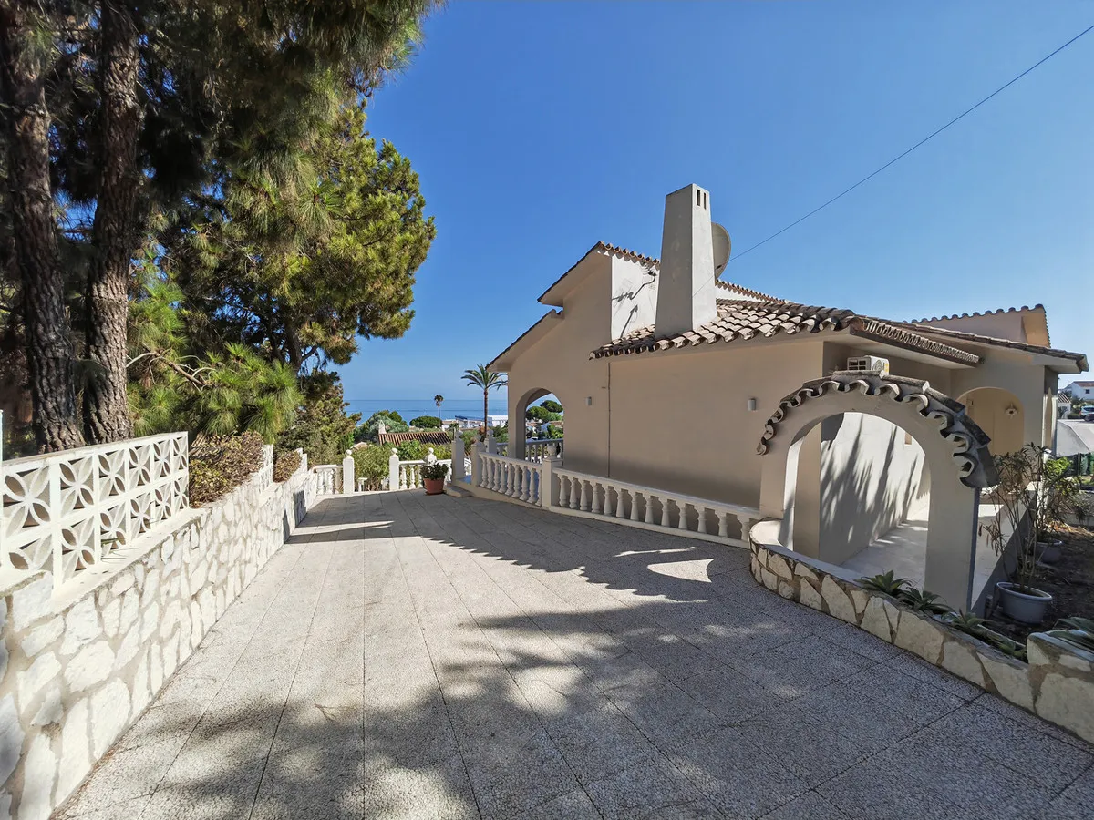 6c8d4a94-d3f0-4ce0-8a80-1045e62a0d02