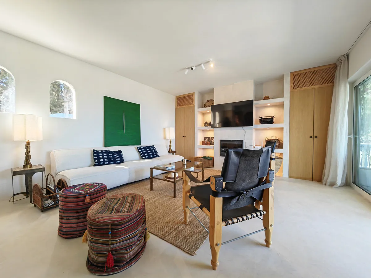 91b26978-126e-4702-9846-3d34f5a531de