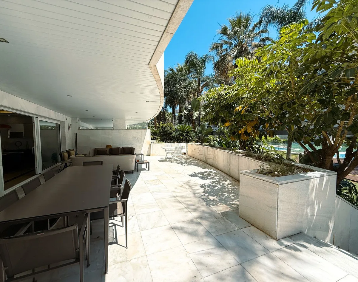 5c4c1b93-43bf-4ef4-b5bb-00419de3502b