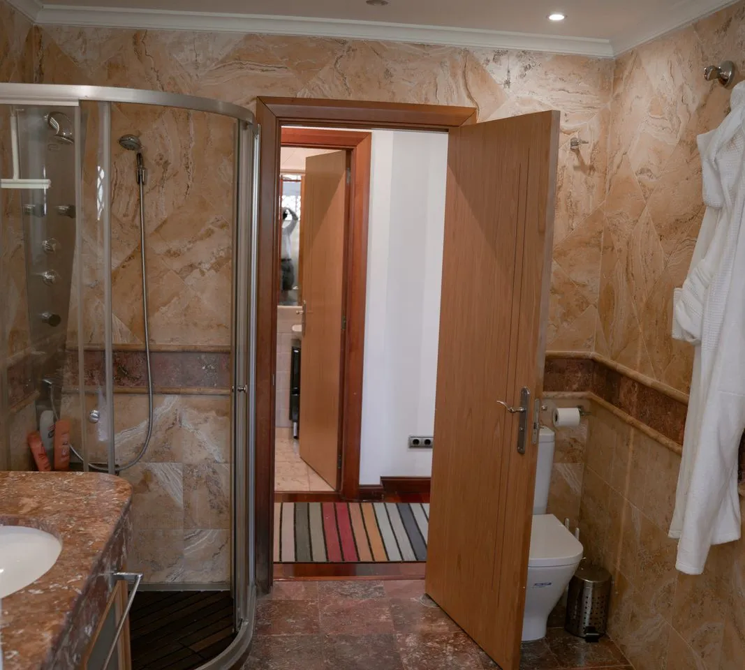 766cae4f-b3fd-4f0b-9ba2-0a470175a7b0