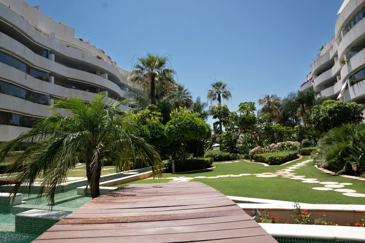 fdd5d375-a273-4dfd-ad26-a6ee25a16774