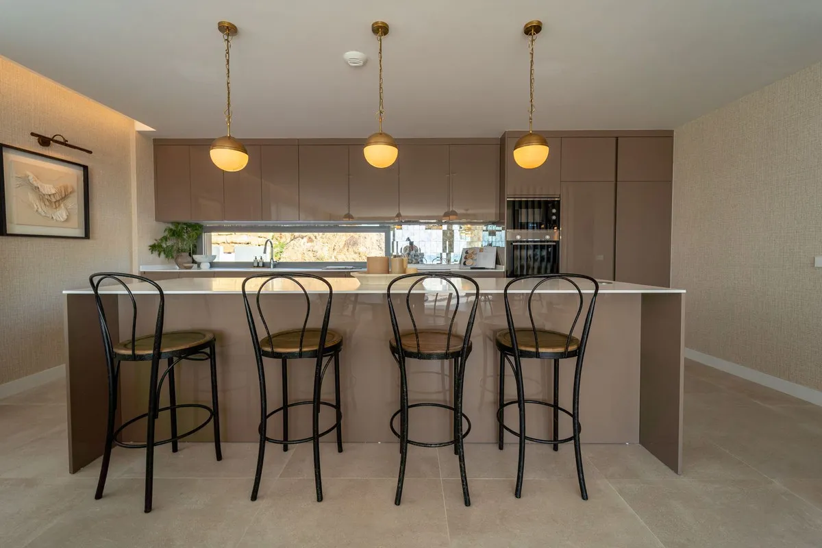 3c3e047a-630a-473b-88fd-0677d563a8c6