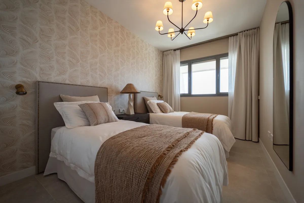 8728c338-442f-4145-8778-c2cc4ce1923b