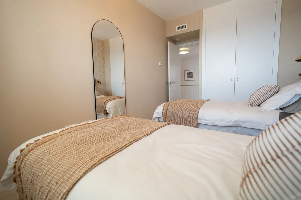 b01776bd-315c-4392-b7b6-15c62eba19b5