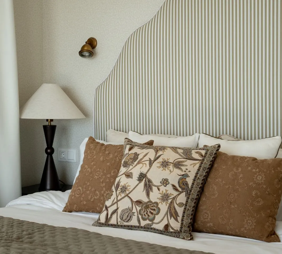 cdd6a349-9c54-456f-a3a2-7b9394123281