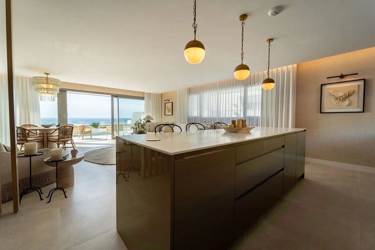 d78afbc1-7482-4799-844f-664e55611fe4