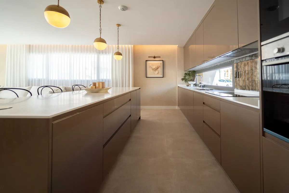 e4b08bae-0b4b-47ed-9f1d-91f39ef525e3