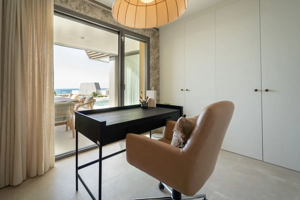 eb9dc6f7-29c2-46fd-84d5-f6dbb00e9a75