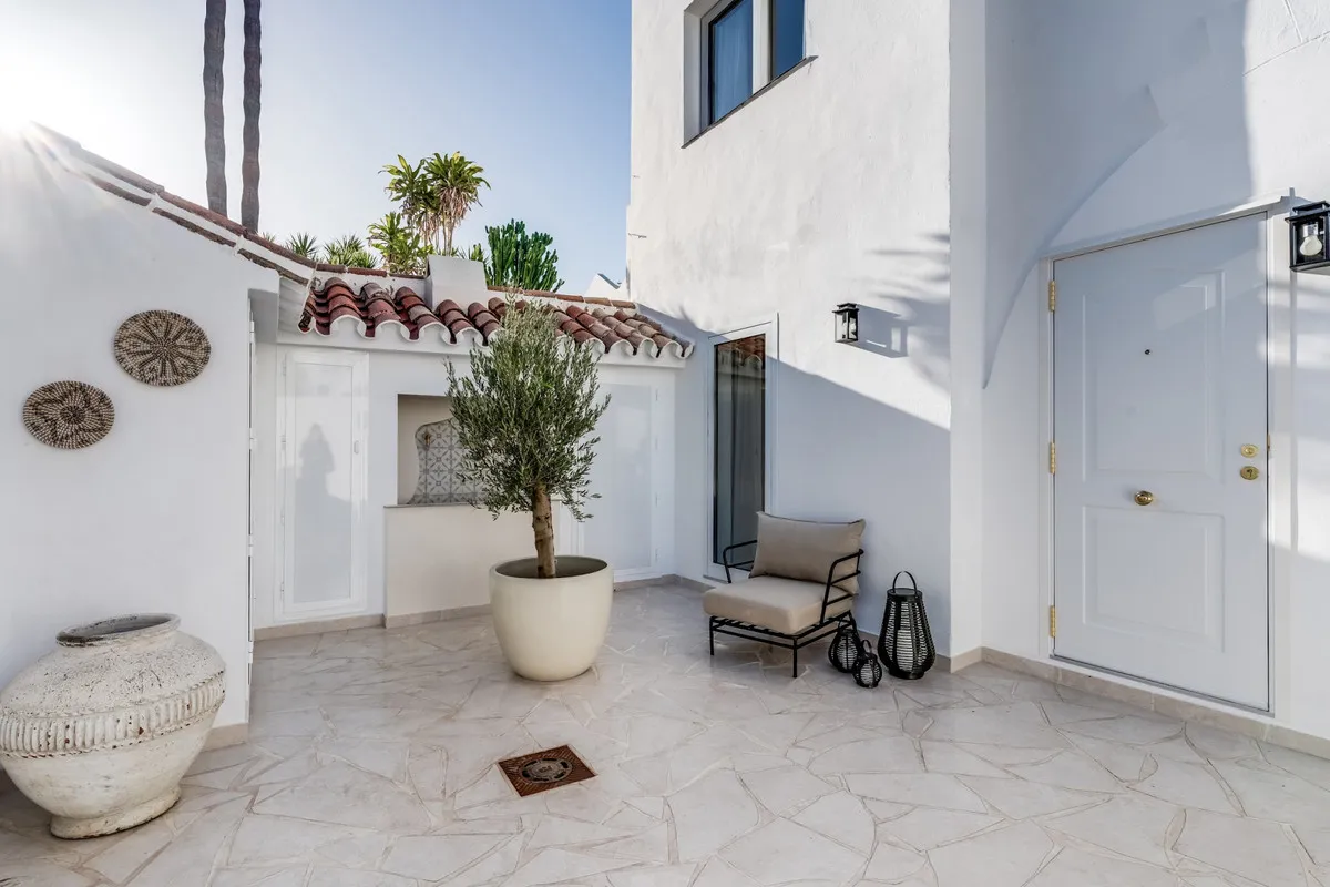 e43246db-a581-404f-bb9d-81326824c97f