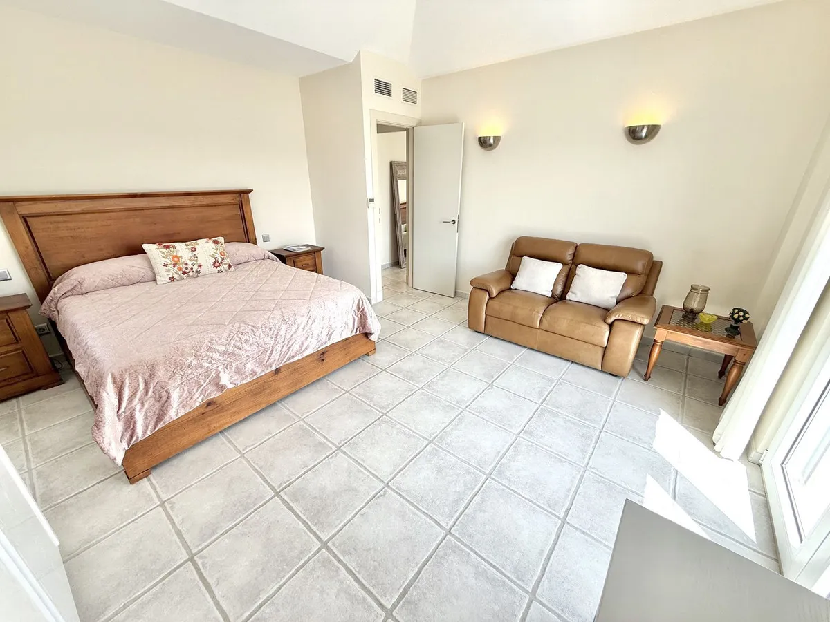 0282795d-f857-412a-9aef-15ae68b573f9