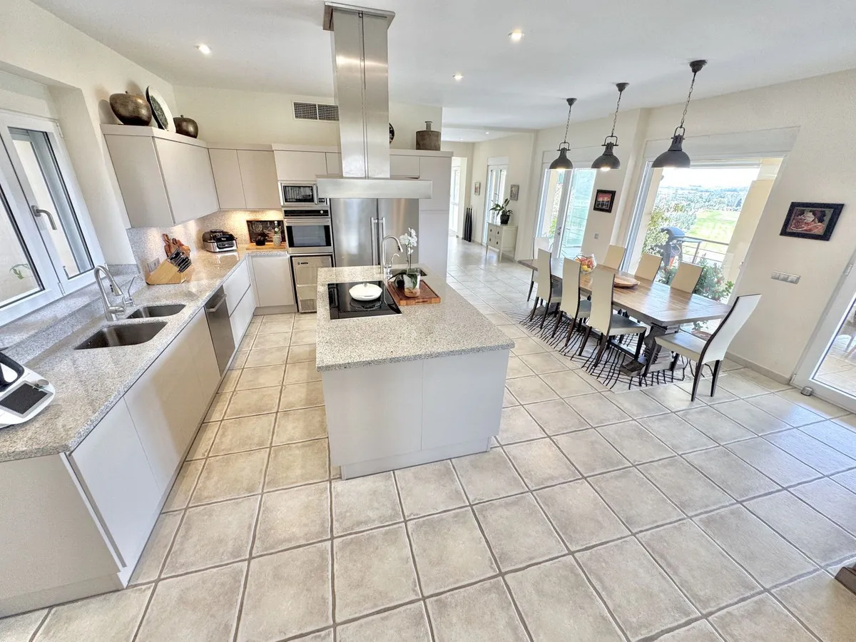 7f107aed-78ef-43ef-9278-63a8825a52a7