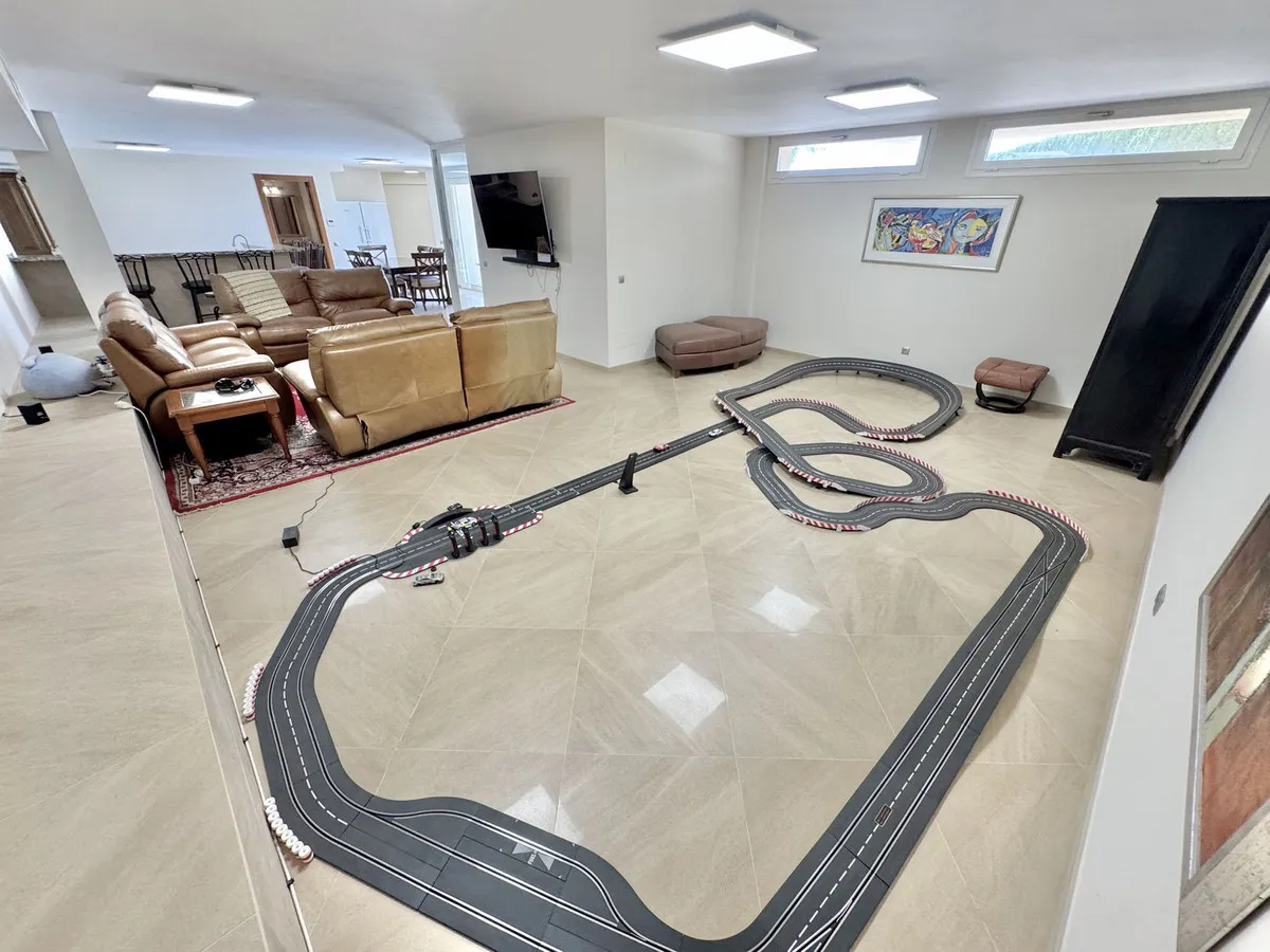 d19f57d4-f435-4fa7-806a-53e79419f064