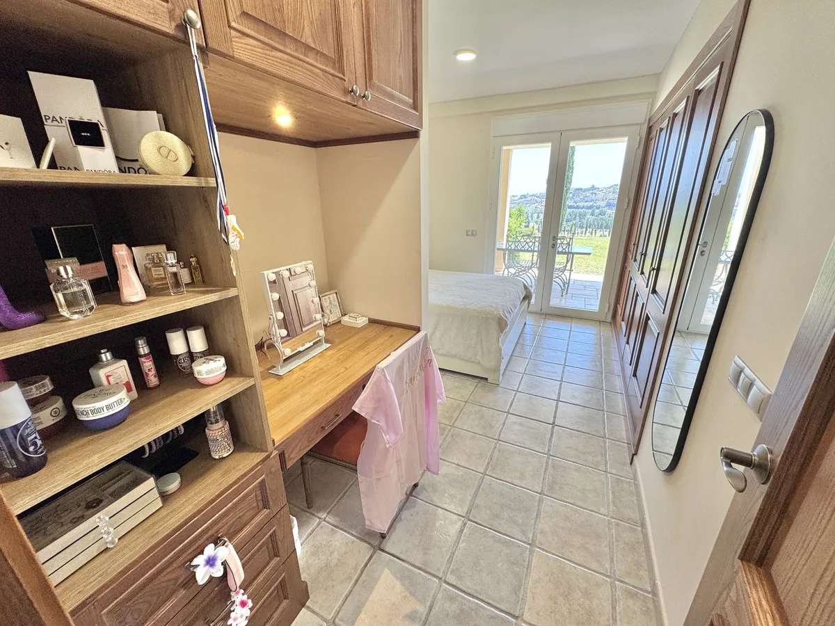 f0afa952-5e25-45a2-b713-886c2feb5fda