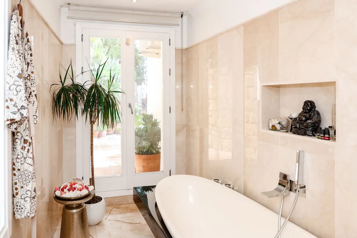 28760ebb-e279-4113-ac1b-ef101c2e53e1