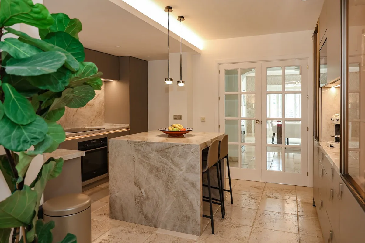 653c818a-36e9-4727-80fb-1b226d37e79d