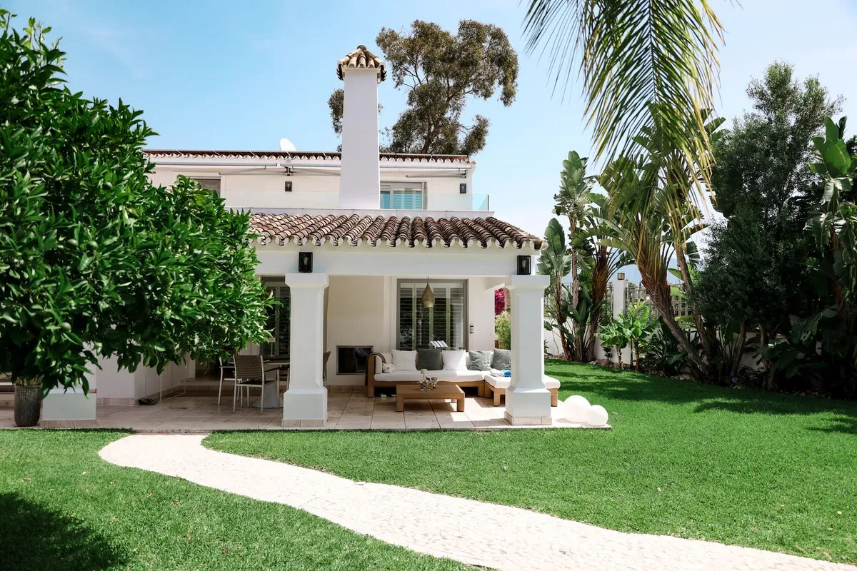 8c6f2949-b235-4c3e-8a9a-bc4cb3f99829