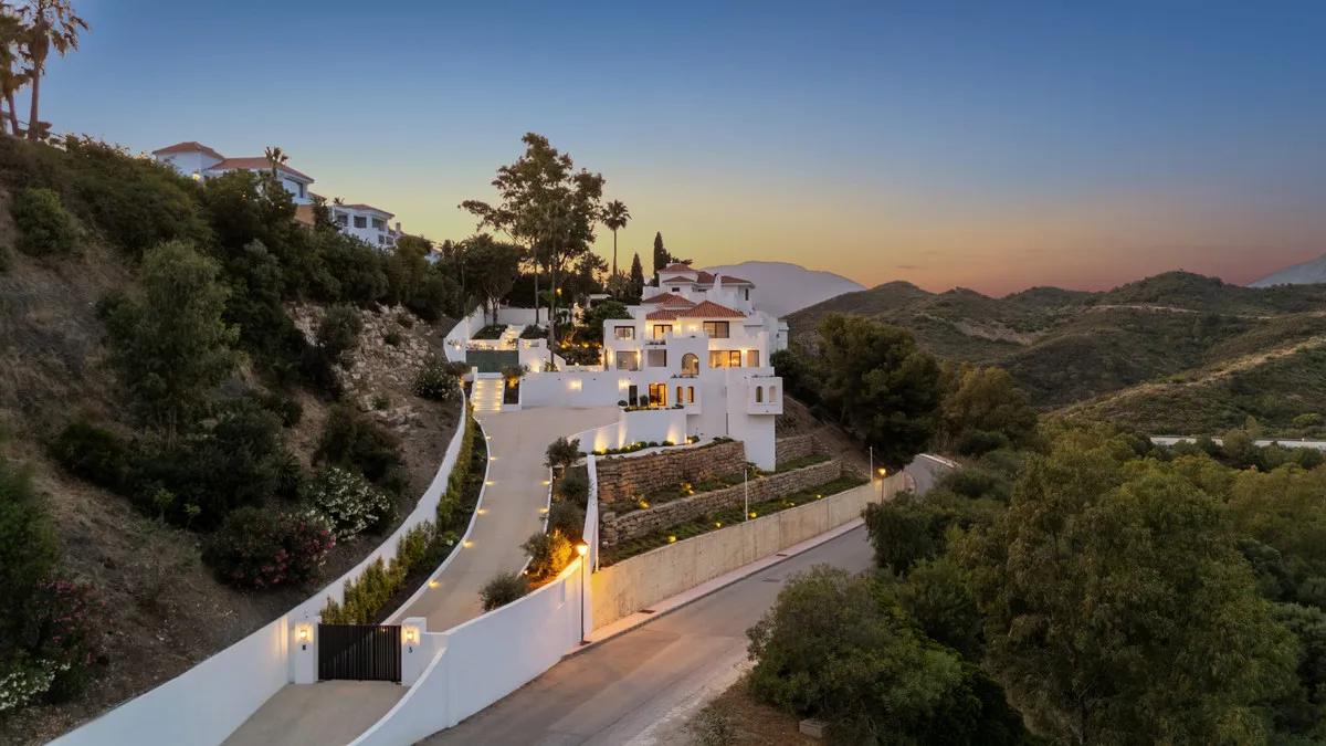 Marbella’s Panoramic View Villa