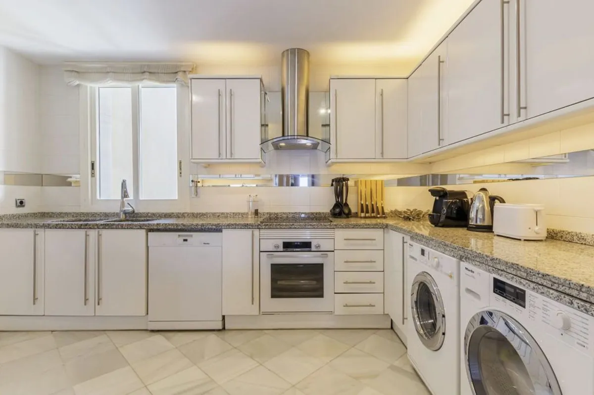 1e7c5c8e-9229-4c86-b93c-2d5dab7be28c