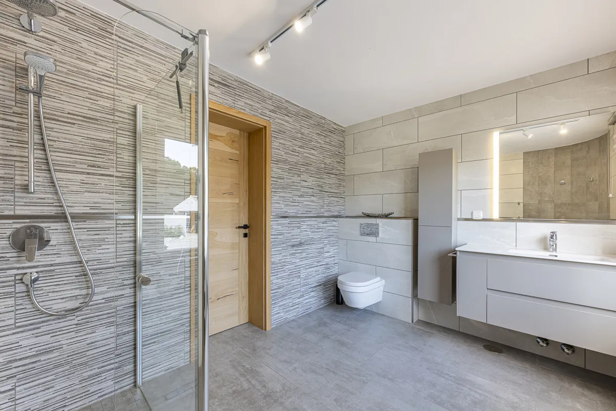 0d4f3c34-6d70-4153-96ac-f048789caec8