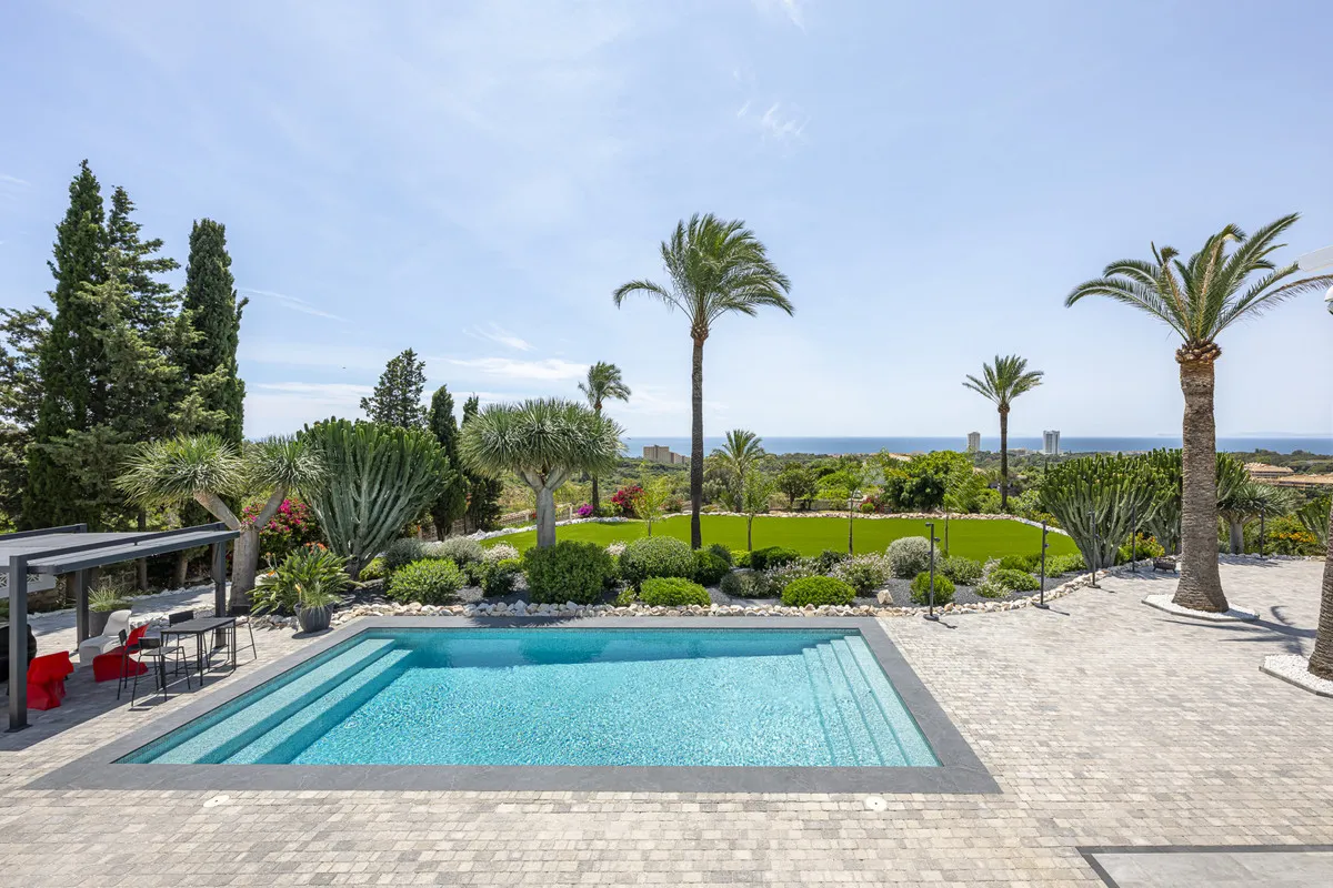 152b359c-d62c-44a8-89ed-c91981608108