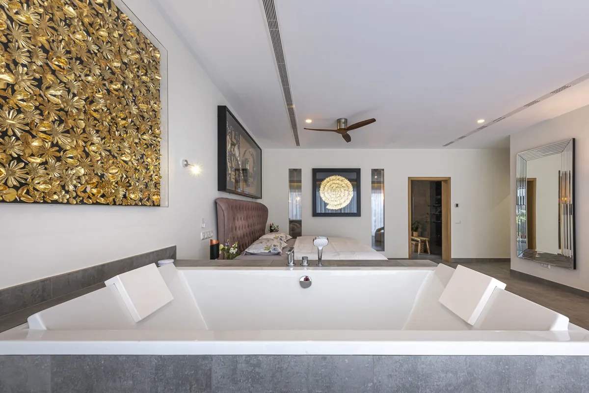 1dfc1df7-d7ef-4995-a733-98c6a0be34d7