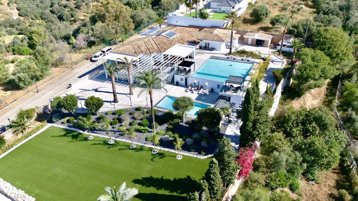 73eee64e-a949-4da5-8181-5b461a02dfbf