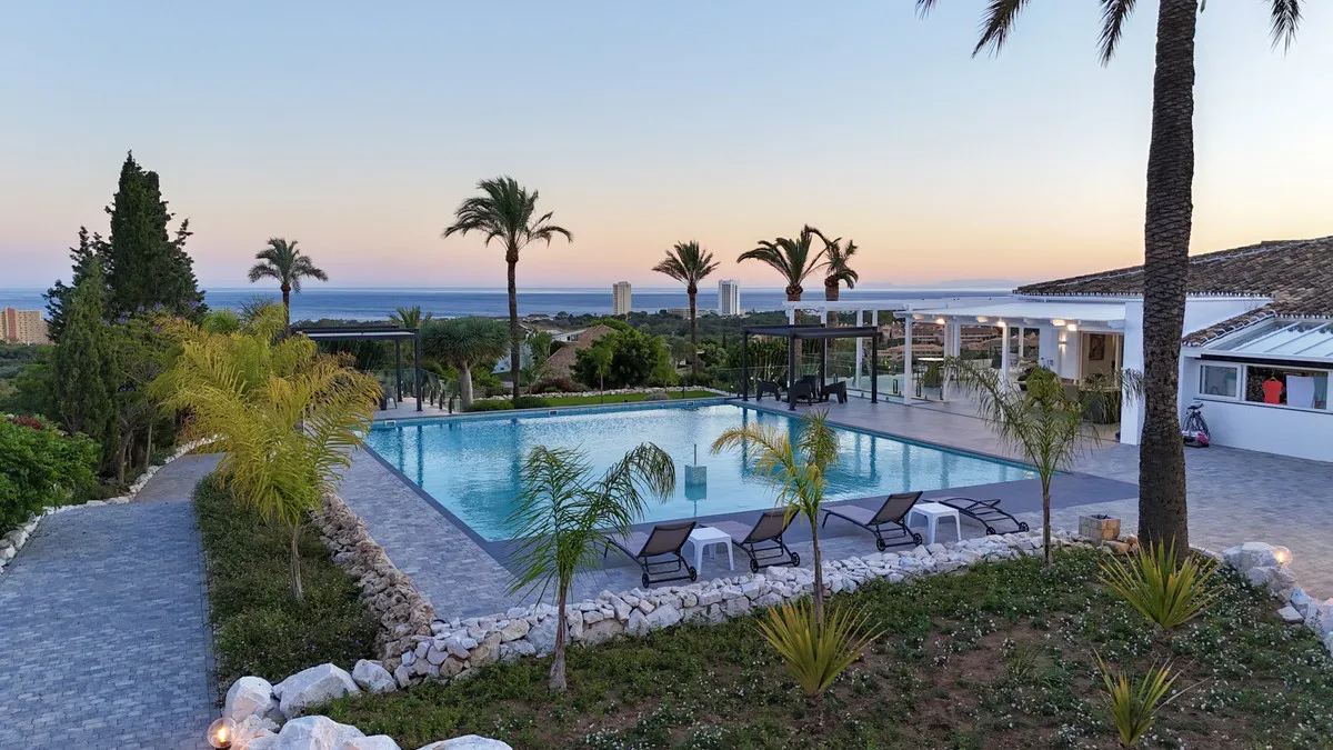 7492efad-7c75-42e6-b7de-402d9518e5ca