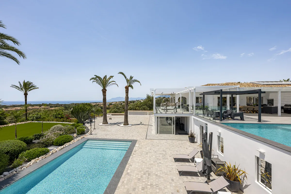 e0f4e32a-3e3f-4a93-9042-85f9a6bcd102