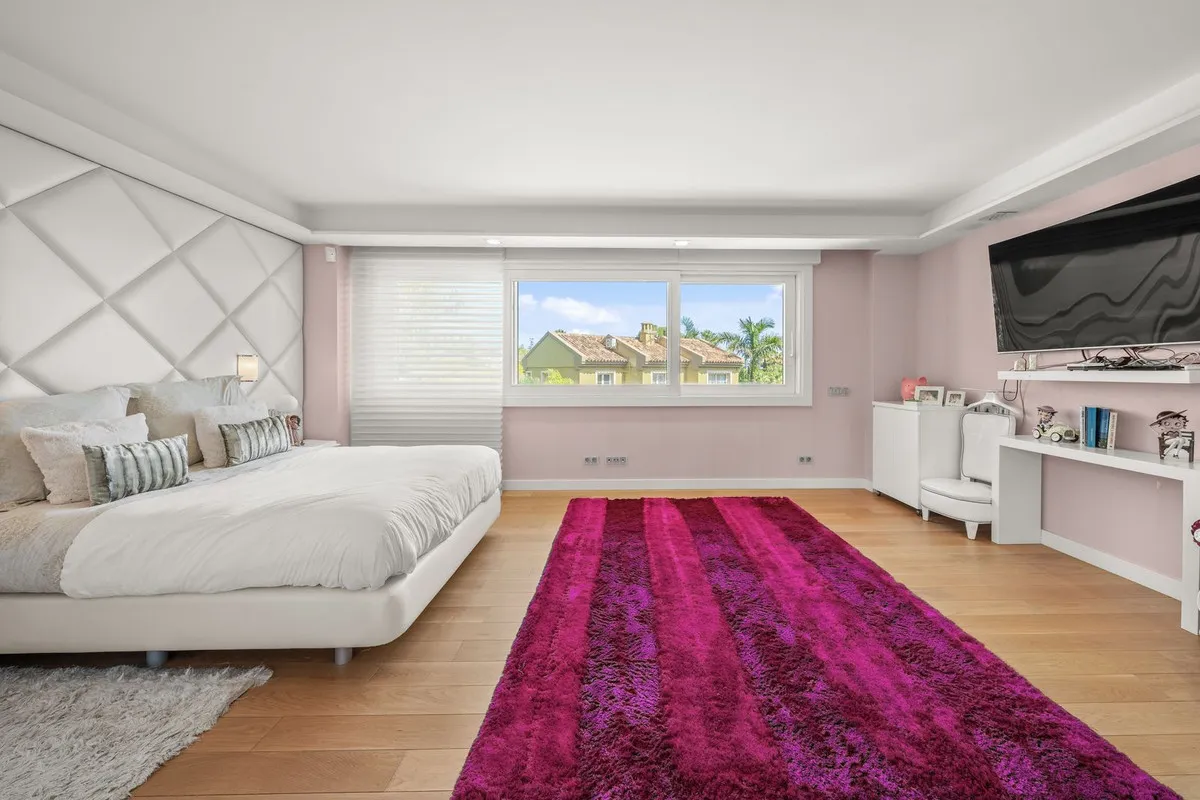 1f53a1aa-0136-404f-a10e-46e2c89e4e3c